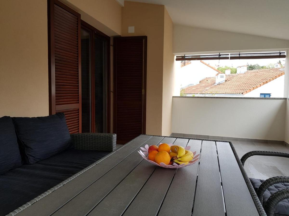 Relax Zone III Apartment Malinska Exterior photo