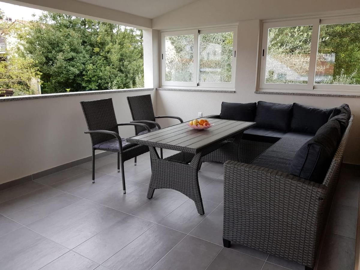 Relax Zone III Apartment Malinska Exterior photo